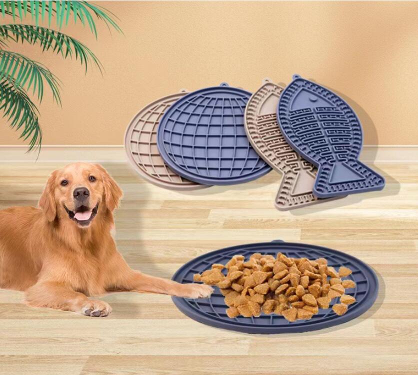 Fish-shaped Round Pet Silicone Snack Pad
