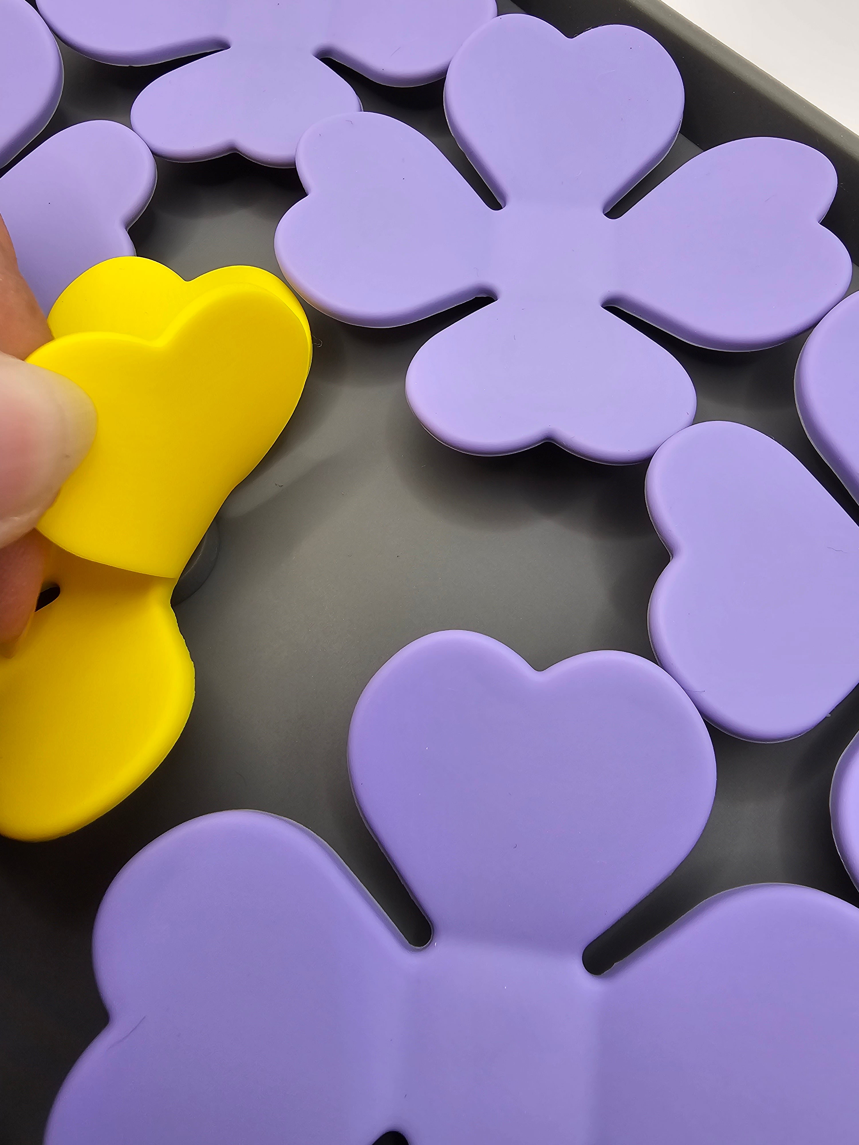 Pretty Petals - Snuffle Mat - 9 Silicone Flowers